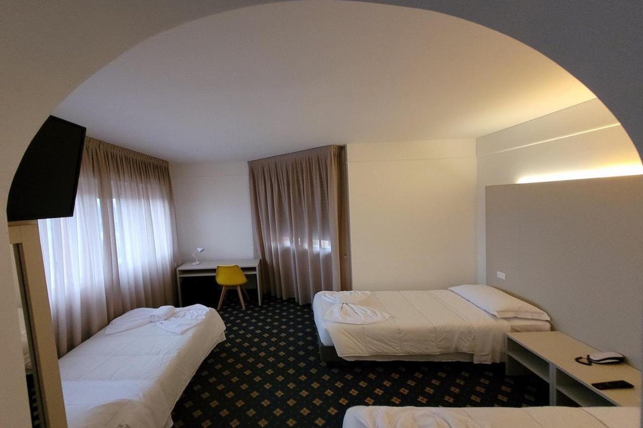 Hotel Azzano Decimo Exteriér fotografie