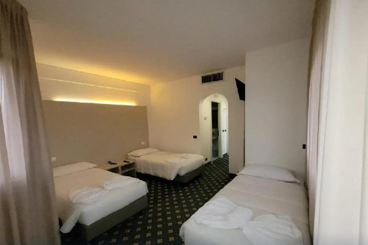 Hotel Azzano Decimo Exteriér fotografie