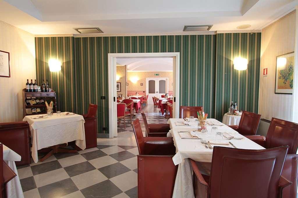 Hotel Azzano Decimo Restaurace fotografie